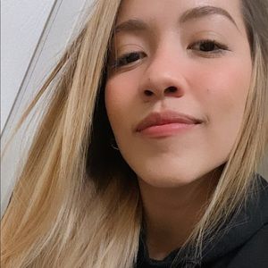 Meet your Posher, Elsy vanessa